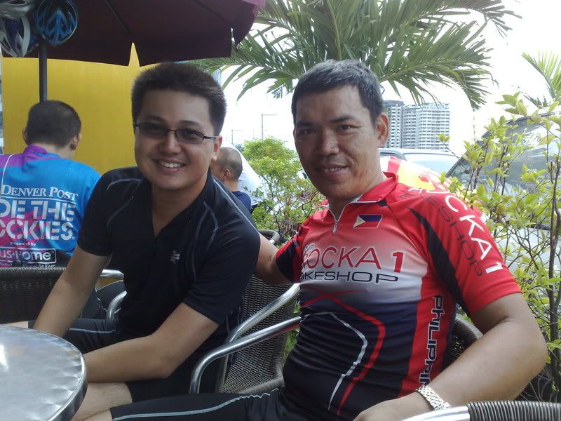thats filchi cyclist steven chiang at mcdonald mall of asia with this ...
