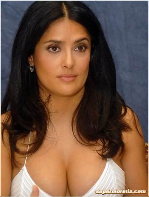 Salma Hayeck y su vestido blanco (apto)