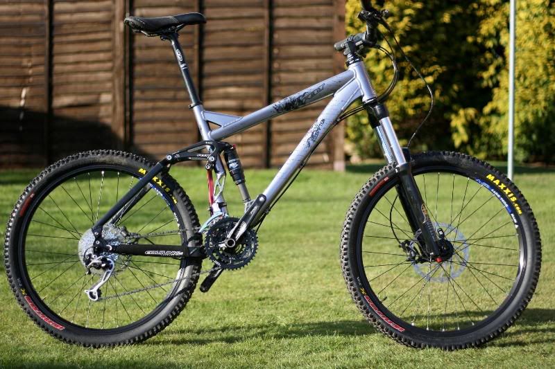 IMAGE: http://i123.photobucket.com/albums/o288/willyb_photo/074-3.jpg