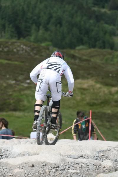 IMAGE: http://i123.photobucket.com/albums/o288/willyb_photo/221.jpg