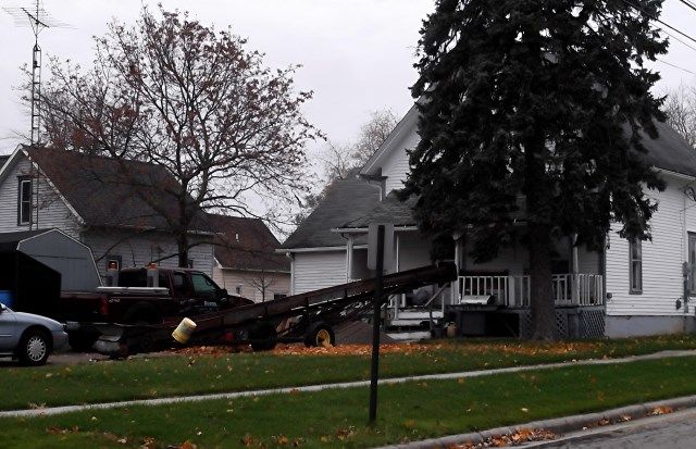 elev photo elevator_zps020e9e35.jpg