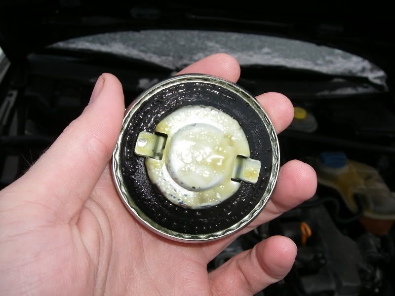 wtf, cracked head or blown gasket??? pics and video Volkswagen Passat