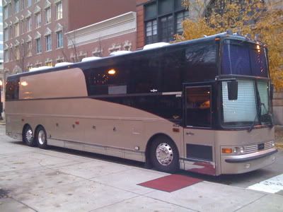 Toms Shoes Knoxville on The Bus    Knoxville  Tn