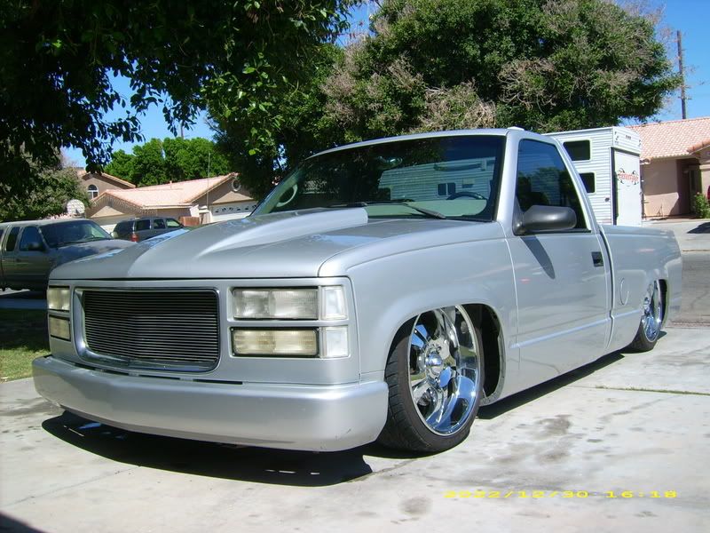 Re 1993 chevy silverado 2wd lowered 20 rims heres a couple