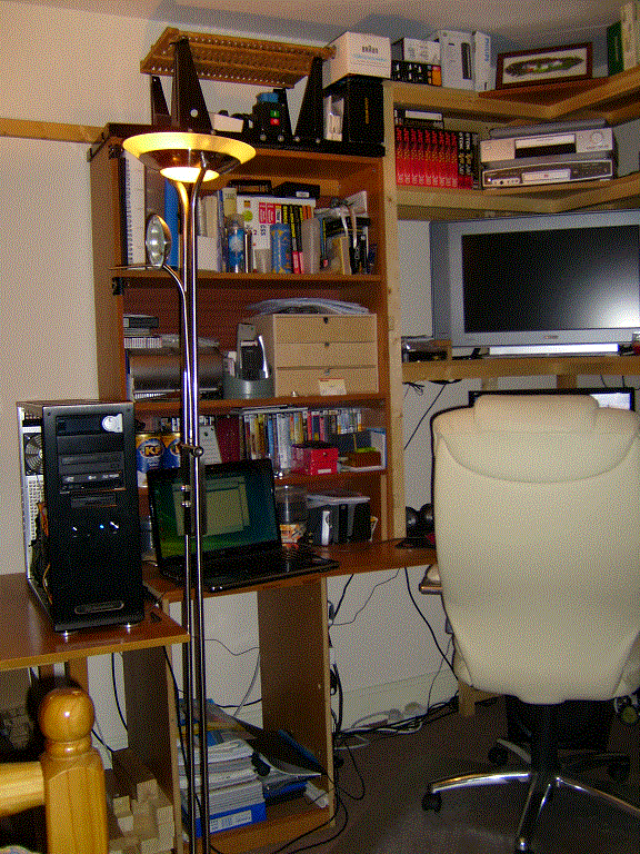 Desk2.gif