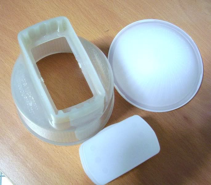 IMAGE: http://i123.photobucket.com/albums/o316/paimao/K9graphy/Accessories/Lighting/Yellowsphere1.jpg