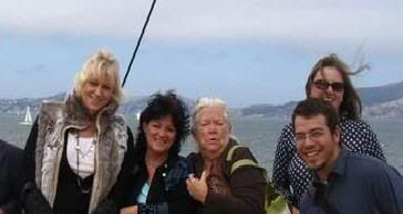 http://i123.photobucket.com/albums/o318/melissa90299/StFcrop.jpg